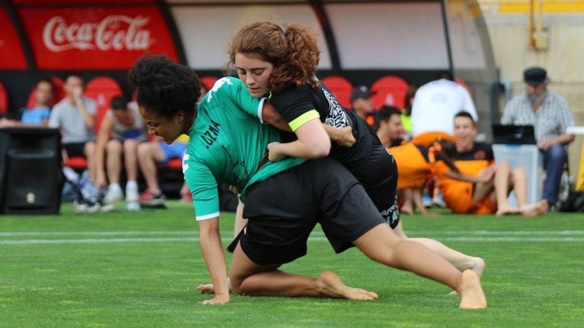 La competición femenina (en la foto Bea Riaño y Luzma Carcedo) será exactamente igual que la masculina. | SAÚL ARÉN