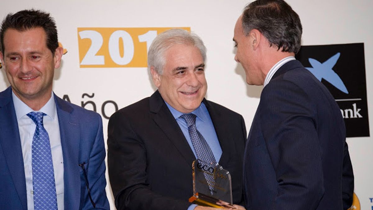 Javier Prado, en el centro de la imagen, será nombrado Gran Maestre.