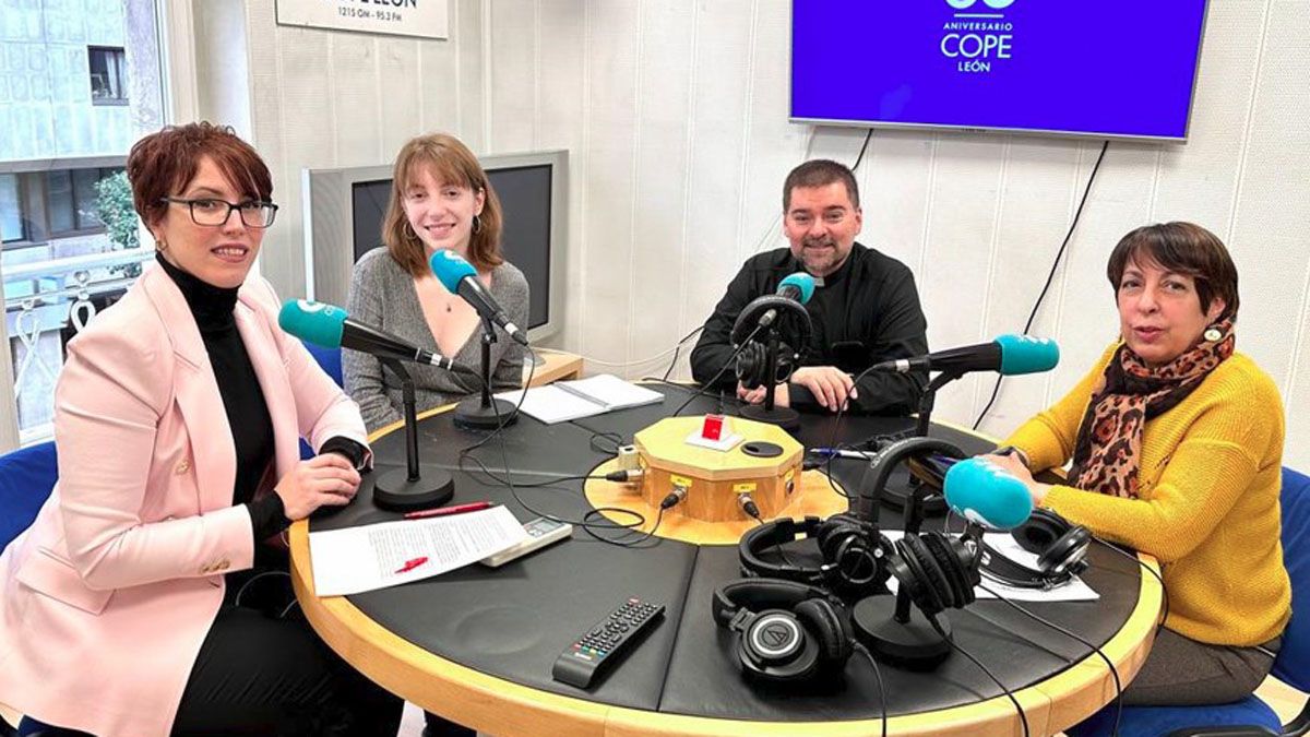 Periodistas y entrevistada durante el programa | L.N.C.