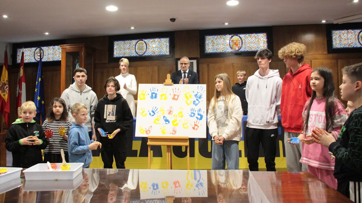 Acto de homenaje a las familias acogidas de Ucrania en Ponferrada.