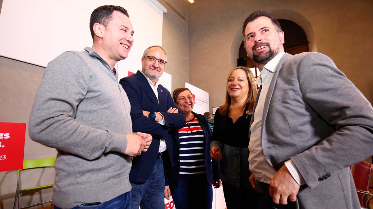 Iratxe García, presidenta de los Socialdemócratas Europeos (segunda por la derecha), ha participado en las jornadas 'Transformar ciudades con fondos europeos'. | CÉSAR SÁNCHEZ / ICAL