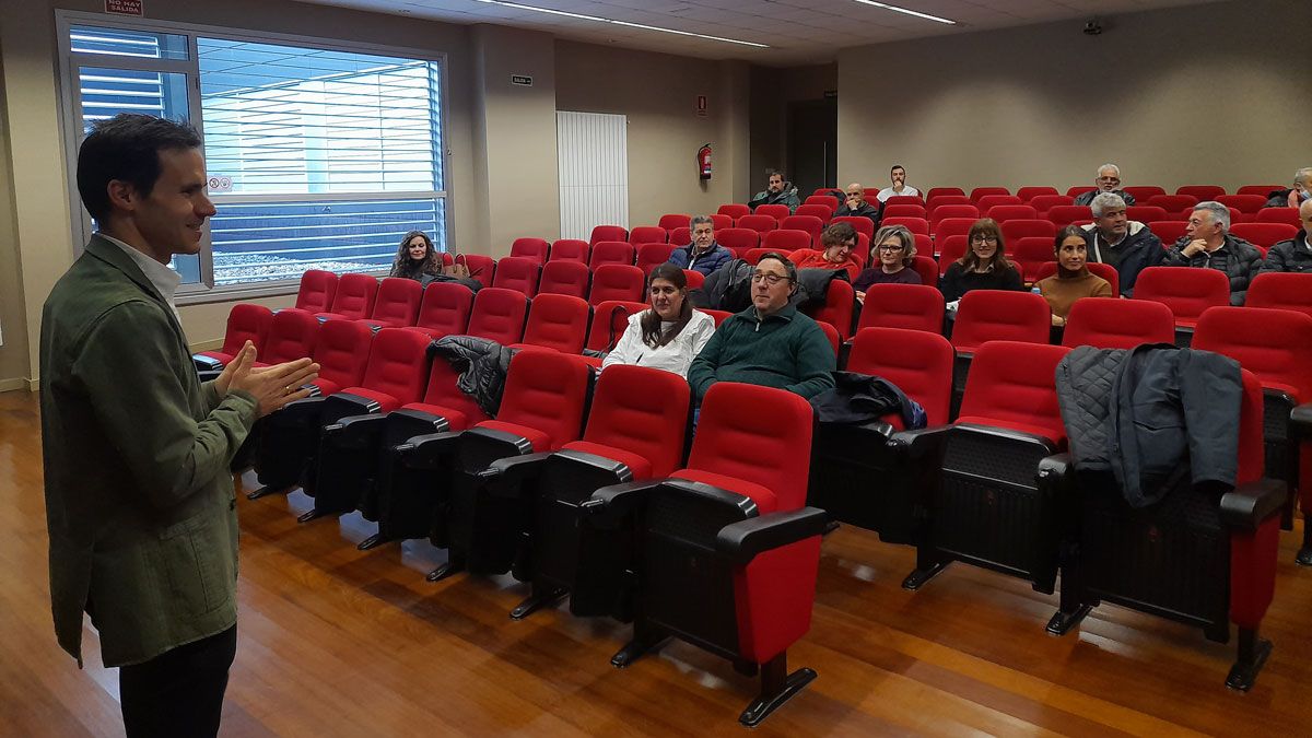 Reunión del director general con los alcaldes bercianos. | MAR IGLESIAS