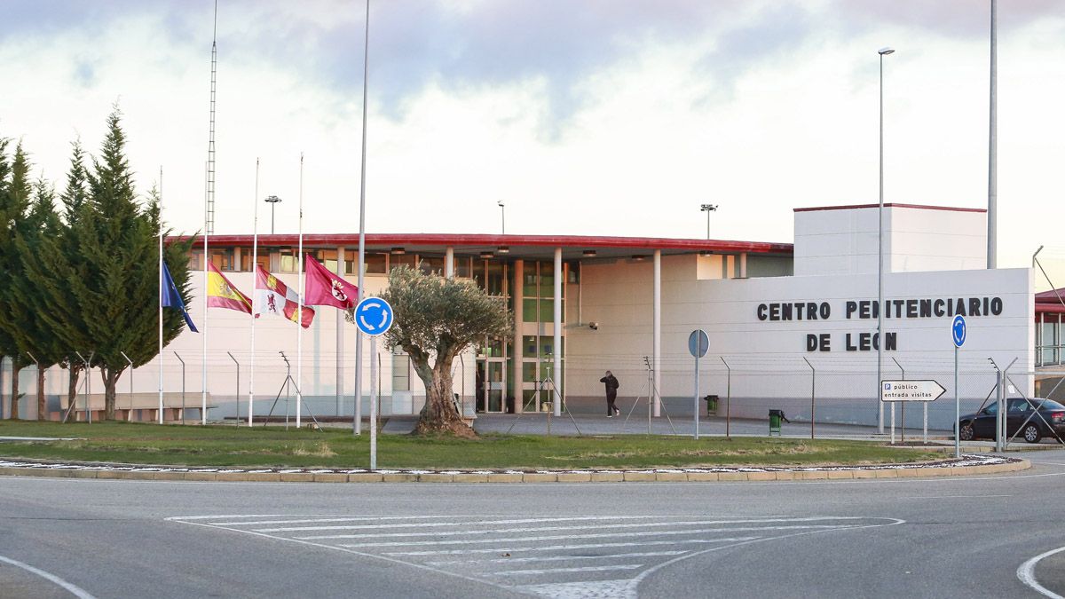 Vista exterior del centro penitenciario de Villahierro, en Mansilla de las Mulas. | CAMPILLO (ICAL)