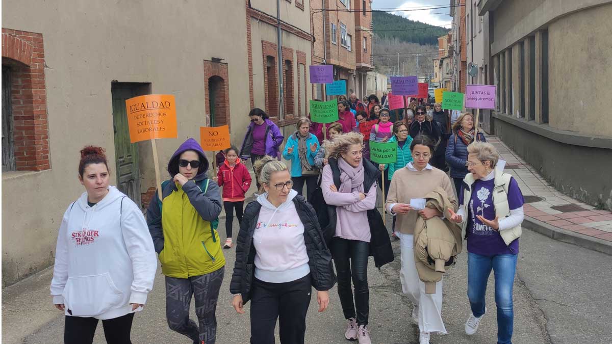 Marcha por la igualdad organizada en La Robla | L.N.C.