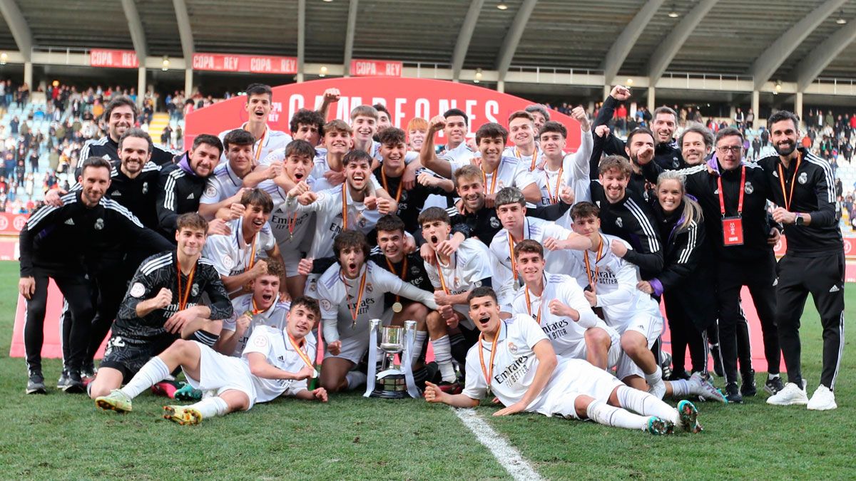 El Real Madrid celebra su título en el Reino. | RFEF