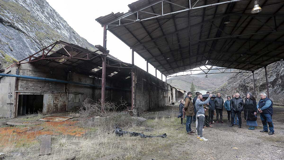 La segunda gala de Sangre minera estuvo ‘arropada’ por una visita a las instalaciones «abandonadas» de las explotaciones mineras en la cuenca | CAMPILLO