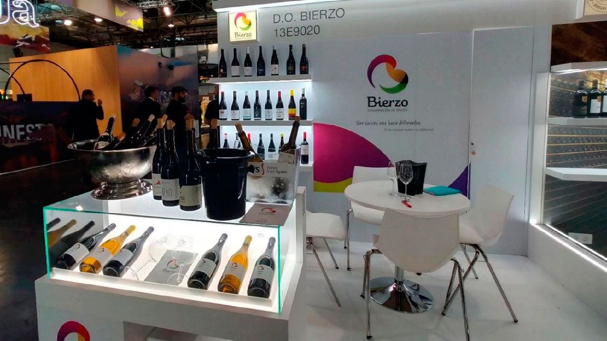 Stand de los vinos bercianos en la feria alemana.