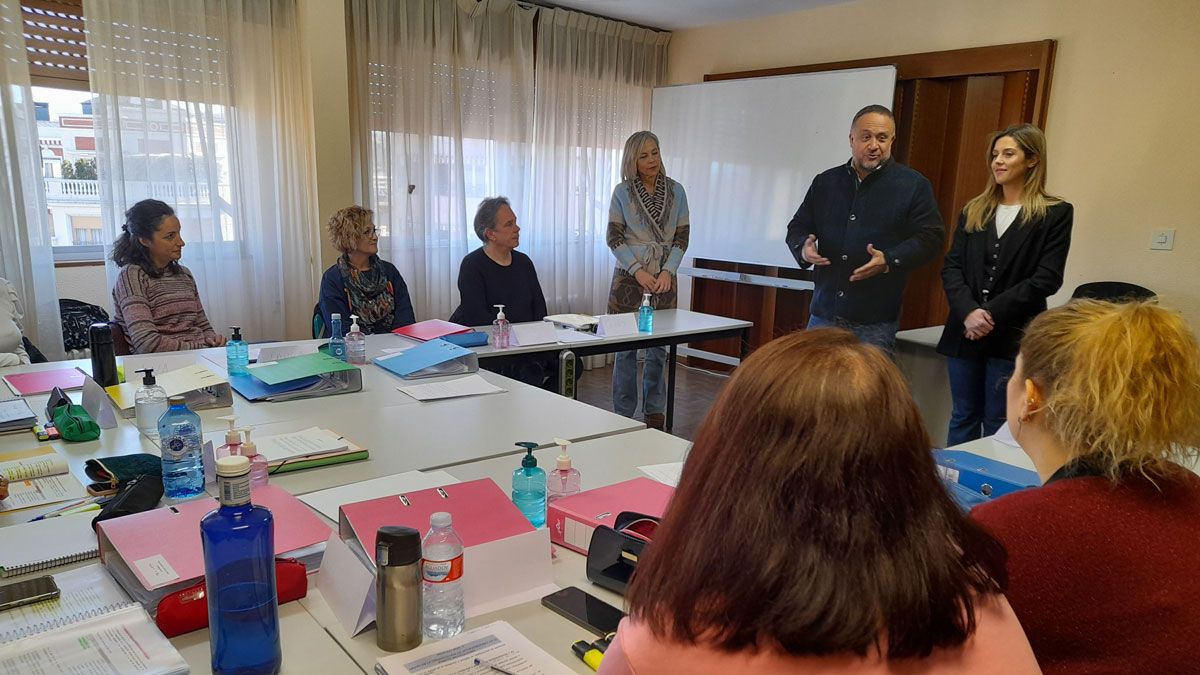 Bienvenida de los alumnos al curso que iniciaron y en el que estarán hasta febrero de 2024. | MAR IGLESIAS