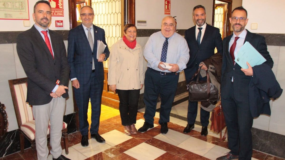 Reunión de la delegación ponferradina en el Ministerio de Justicia.