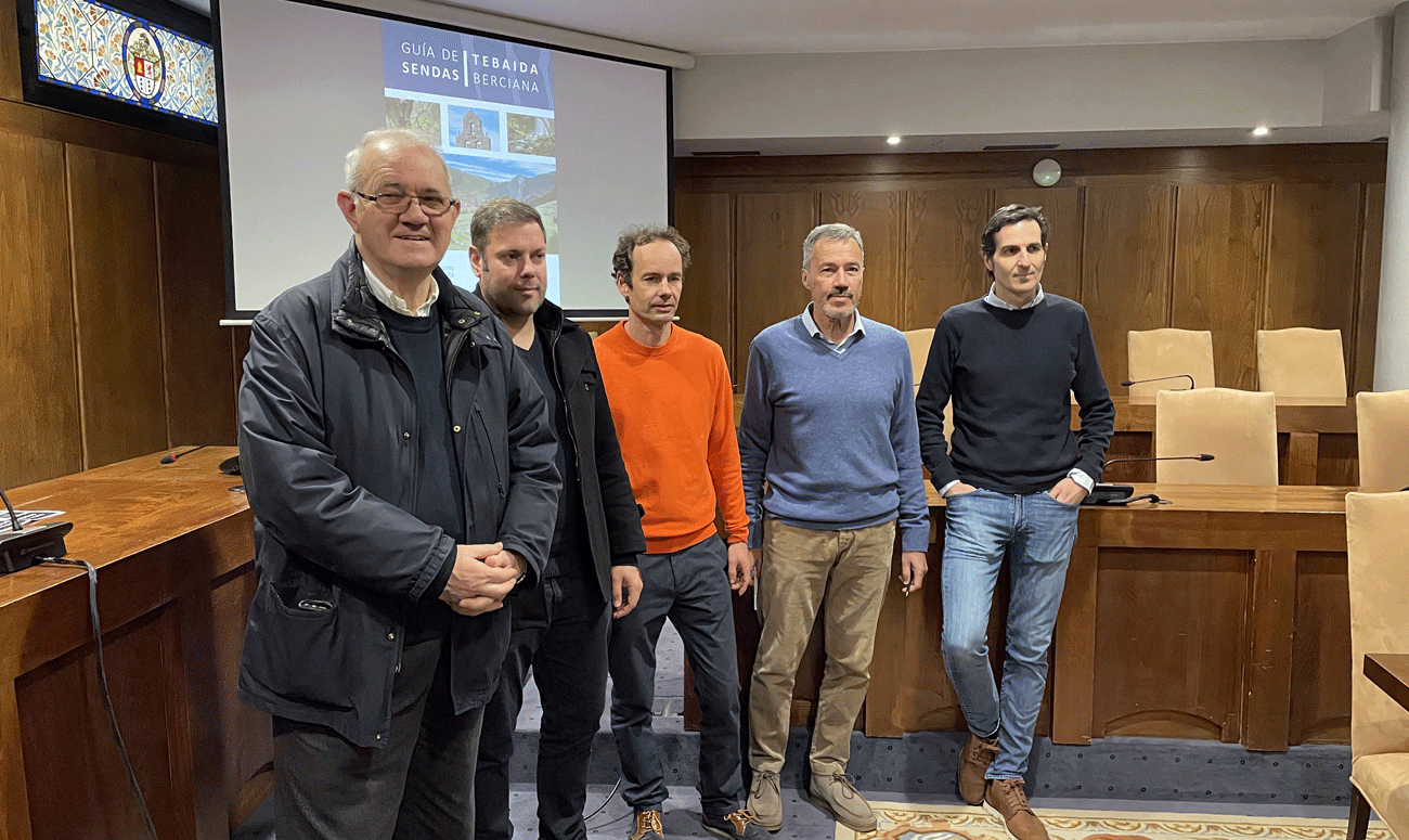 Presentación de la guía en el Ayuntamiento de Ponferrada. | Javier Fernández
