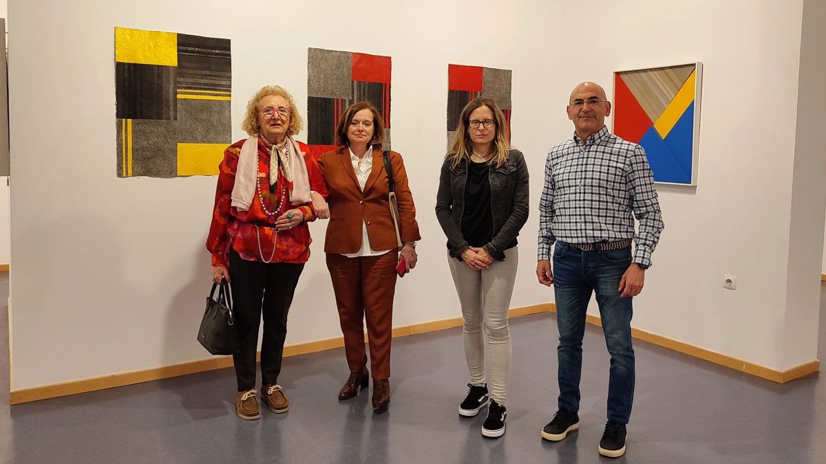 Inauguración de la muestra en el campus de Ponferrada.