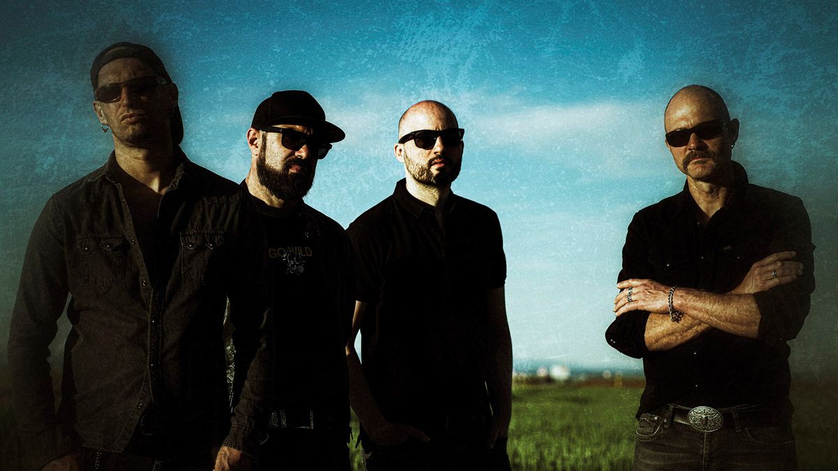 Los cuatro integrantes de la banda leonesa Mezcal, que el 8 de abril presenta ‘Madre de buitres’ en un concierto en el Black Bourbon.