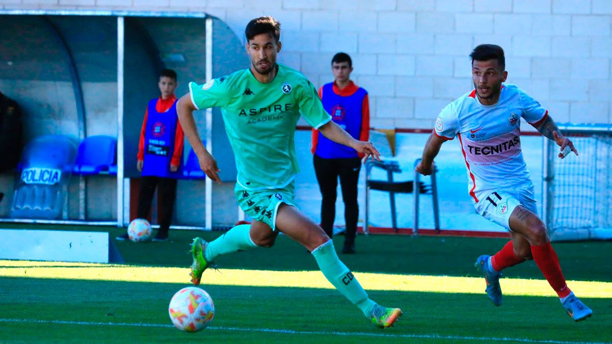 Trigueros corta un balón en el partido del domingo ante el Sanse. | @UDSANSE