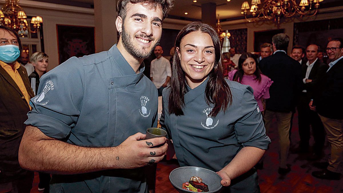 Los chefs del restaurante Gamberro de Zaragoza, ganadores en 2022. | ICAL