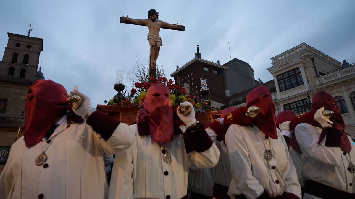 Procesión de la Pasión, organizada por las tres cofradías históricas, las más antiguas de León. | JESÚS F. SALVADORES