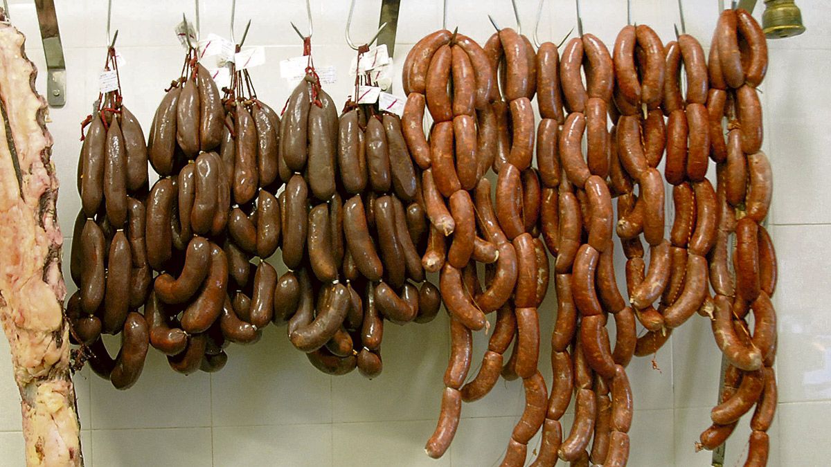 La OMS pone el foco en los riesgos cancerígenos de la ingesta de carnes procesadas y rojas. | MAURICIO PEÑA