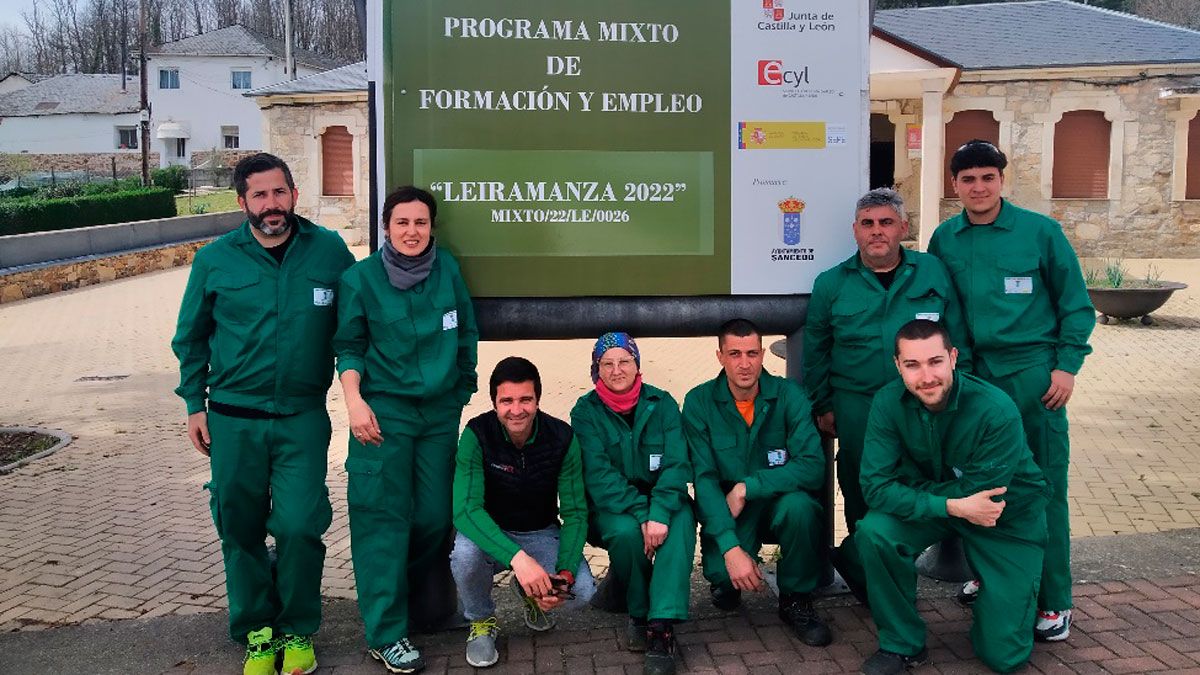 Alumnos que han iniciado el programa de empleo en Sancedo.