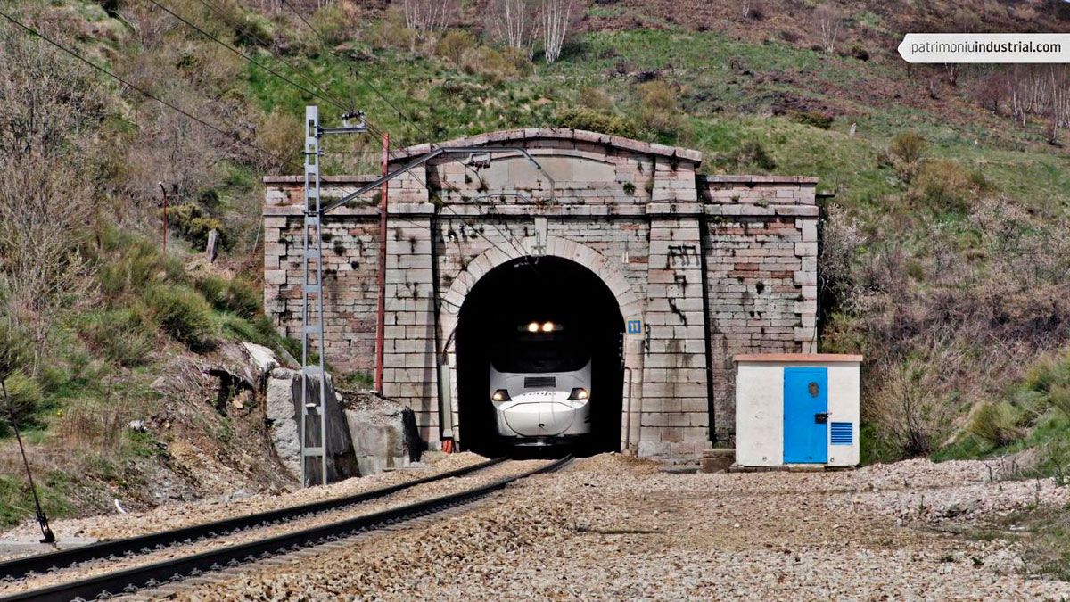 Túnel de la Perruca. | PATRIMONIOINDUSTRIAL.COM