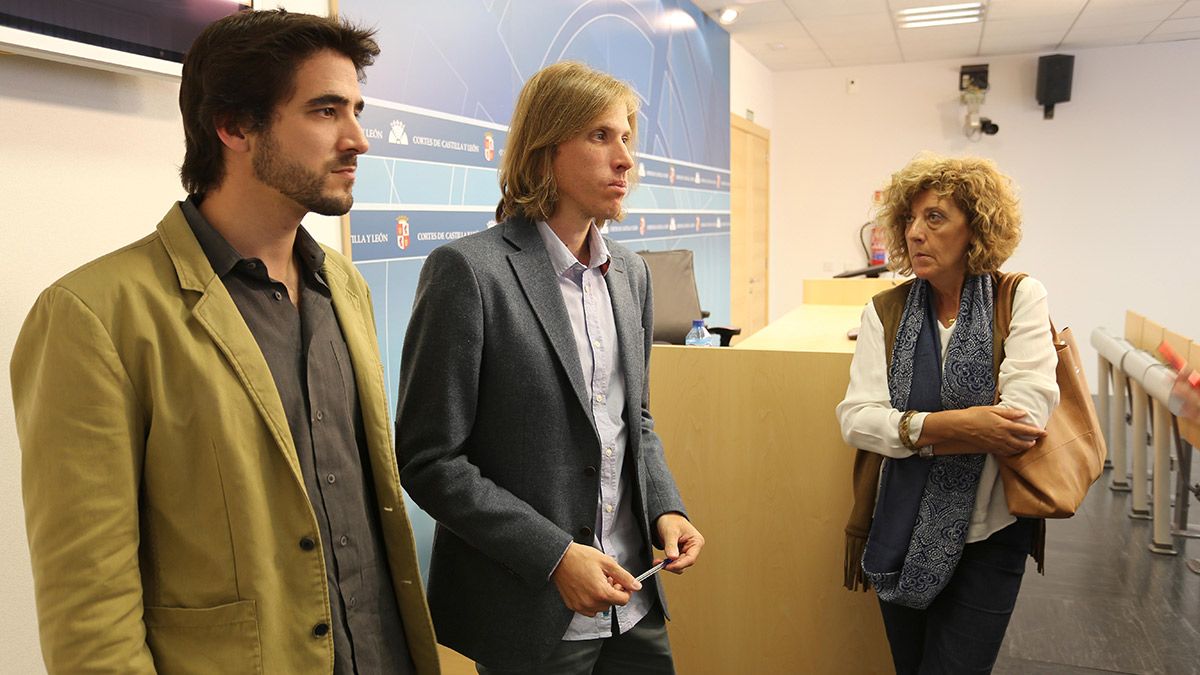 Pedro de Palacio, izquierda, junto al número uno de Podemos en Castilla y León, Pablo Fernández. | ICAL