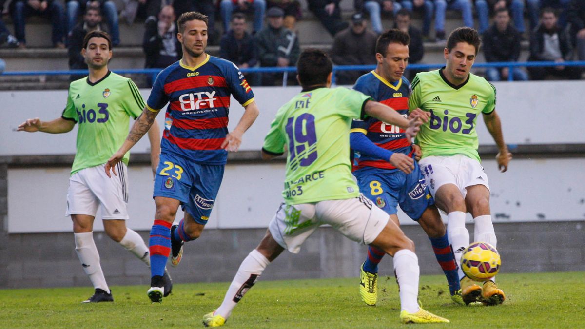 Partido entre Llagostera y Ponferradina de la temporada pasada. | DIARIO SPORT