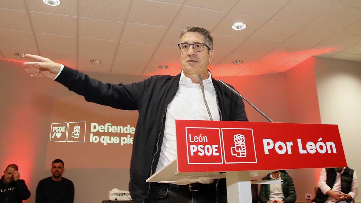 Patxi López este sábado en Cistierna. | PEIO GARCÍA / ICAL