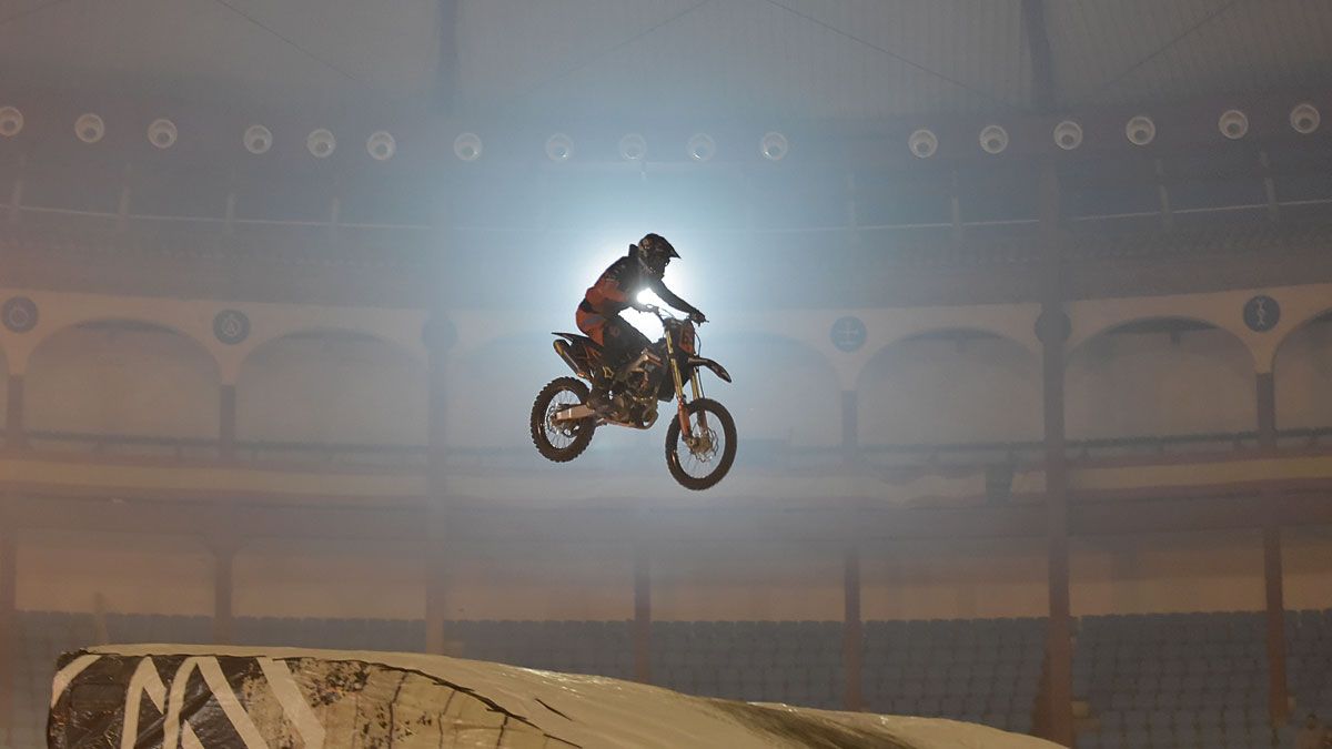 Los mejores riders del Freestyle se dieron cita en el León Arena. / Saúl Arén. Los mejores riders del Freestyle se dieron cita en el León Arena. / Saúl Arén.