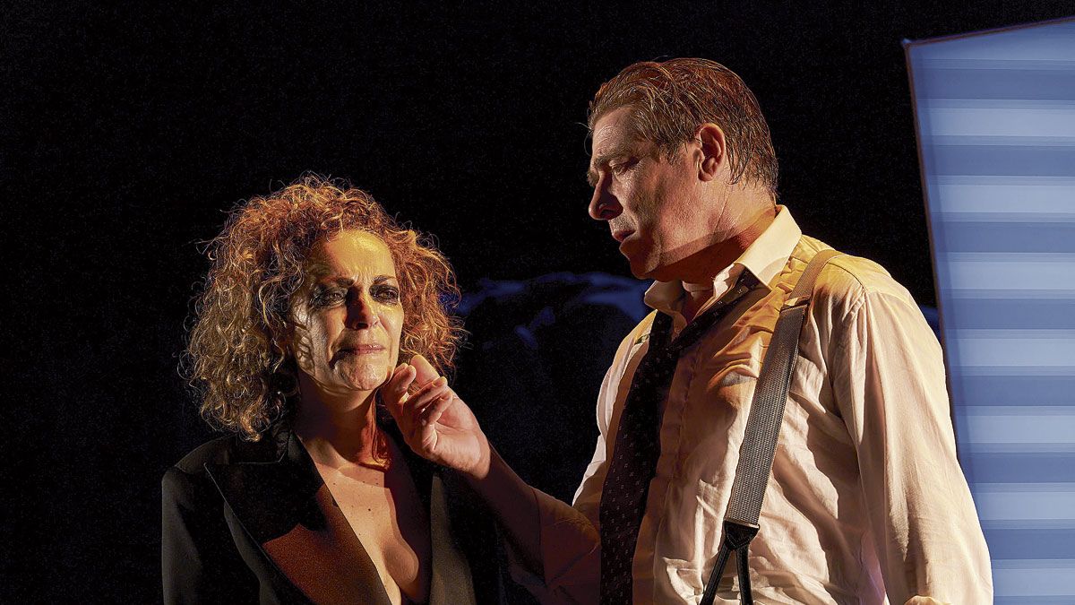 Una de las escenas de la obra ‘Paraíso perdido’, dirigida por Andrés Lima. | L.N.C. Una de las escenas de la obra ‘Paraíso perdido’, dirigida por Andrés Lima. | L.N.C.