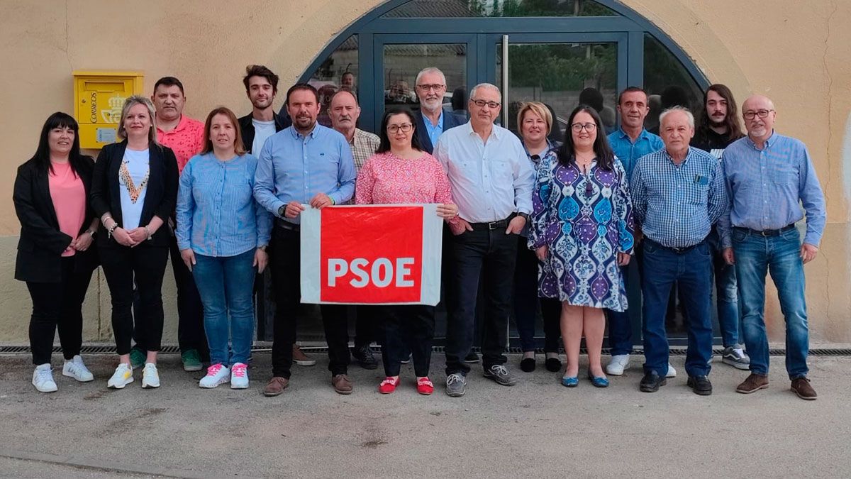 Foto de familia de la candidatura presentada.