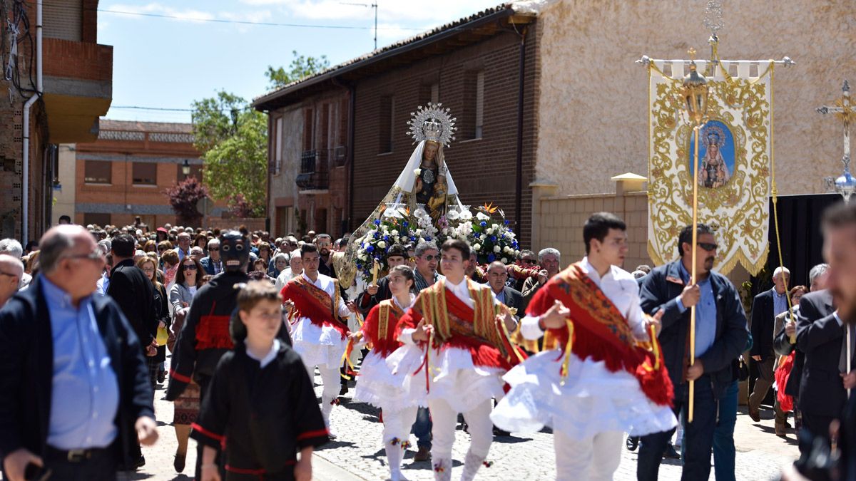 Foto de archivo de la procesión de la Virgen del Arrabal. | SAÚL ARÉN