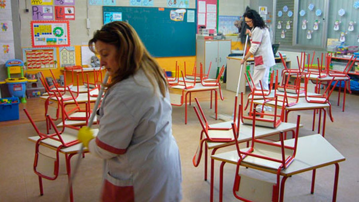 Limpieza de colegios, imagen de archivo.