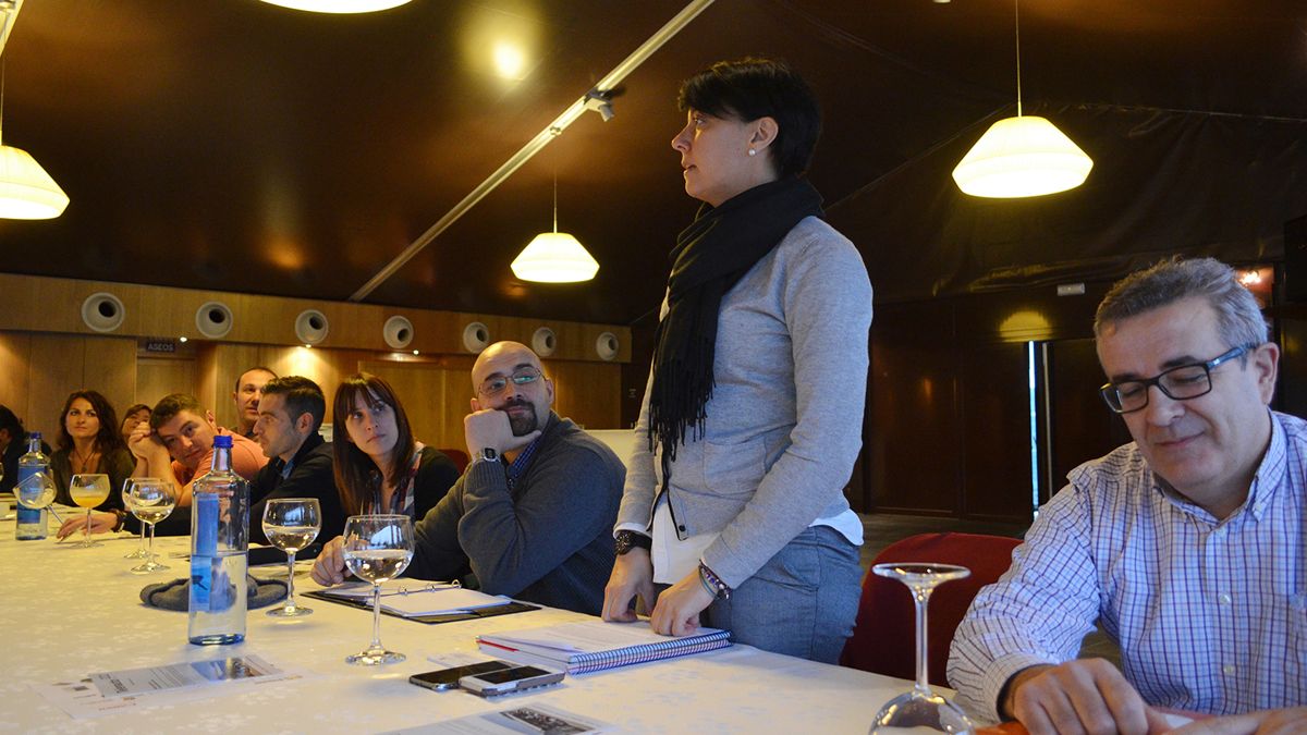 Rosa Luna, durante la reunión con el Club Cornatel. | CIUDADANOS