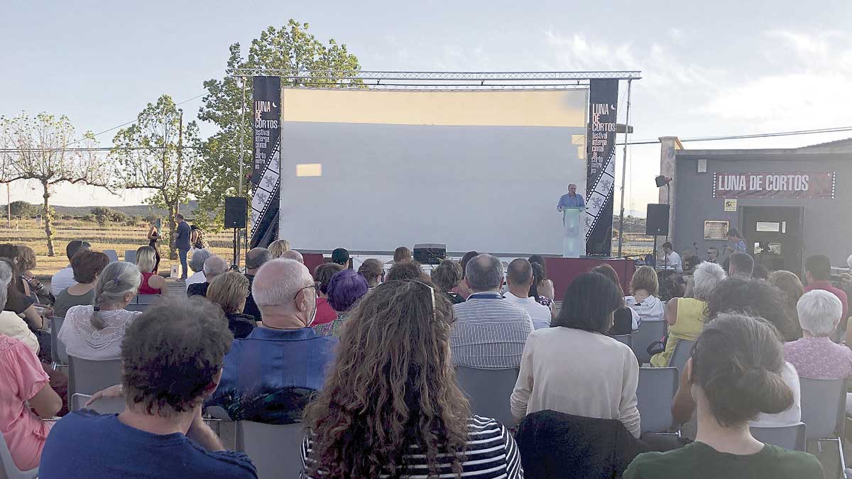 Una de las proyecciones de un año anterior del certamen | L.N.C. Una de las proyecciones de un año anterior del certamen | L.N.C.