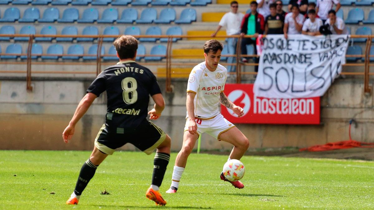 Blesa encara al defensor del Celta B. | CYD