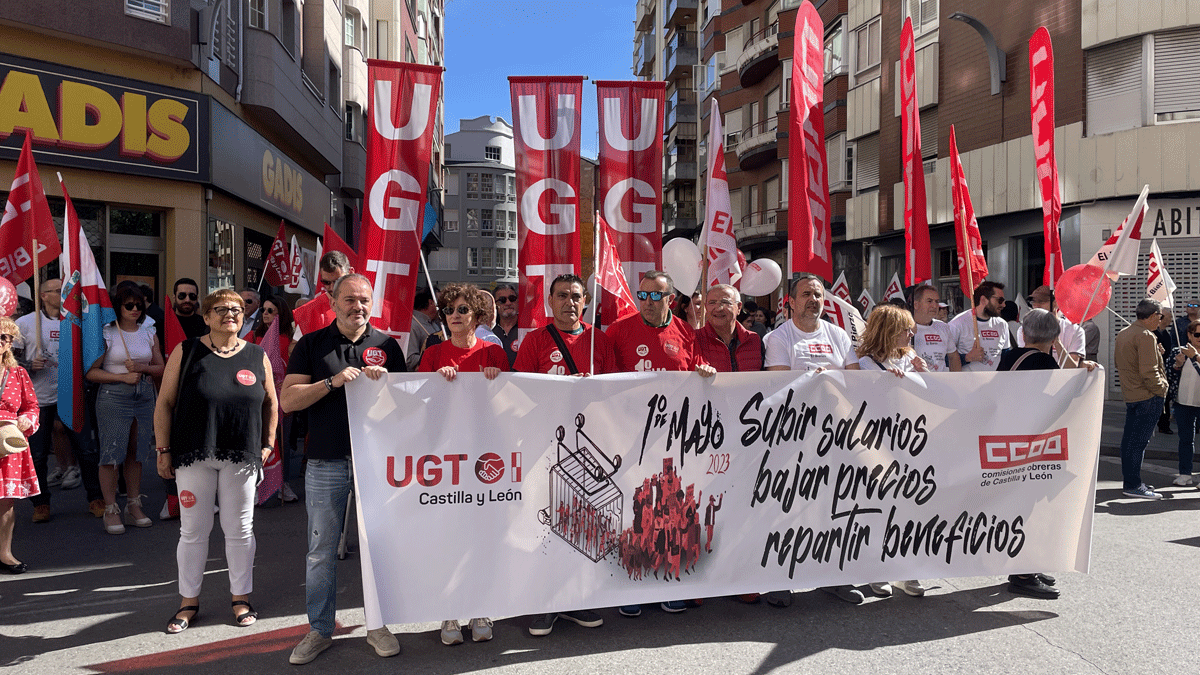 Manifestación por las calles de Ponferrada. | Javier Fernández