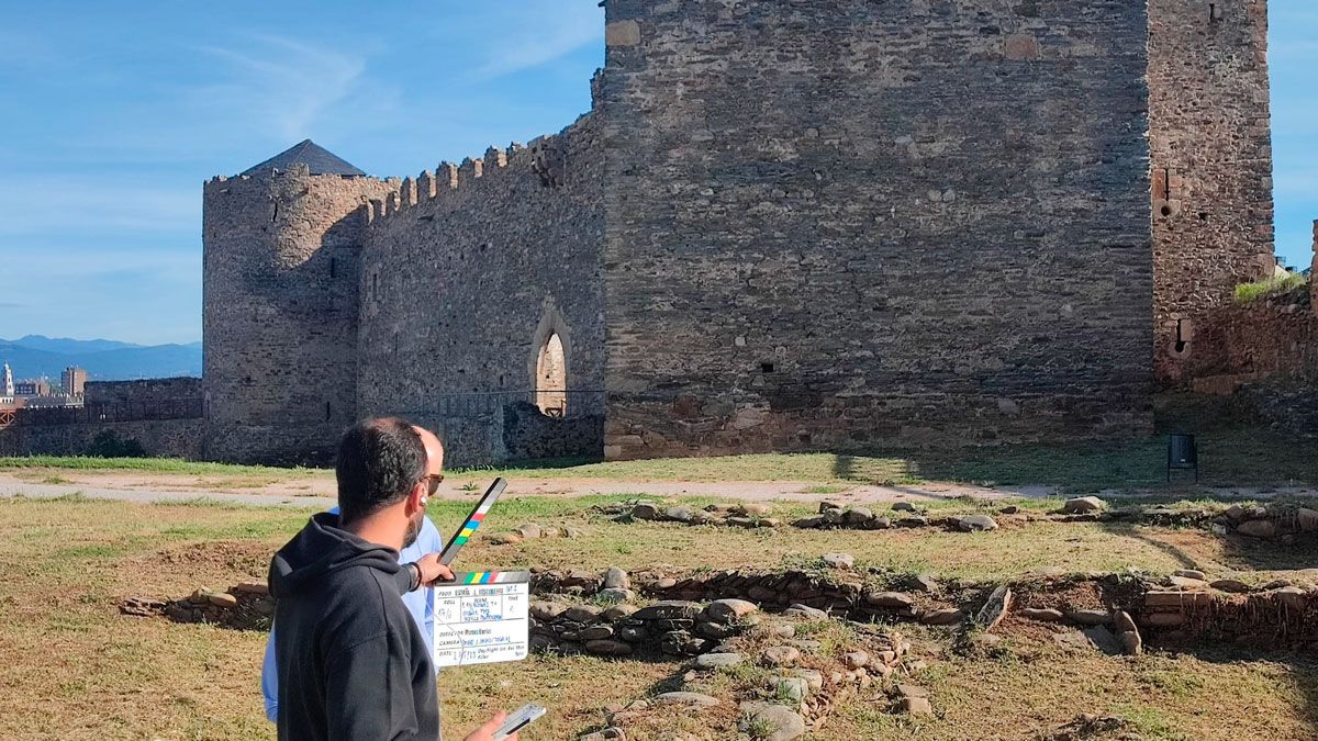 Momentos de la grabación que se realiza en el Castillo.