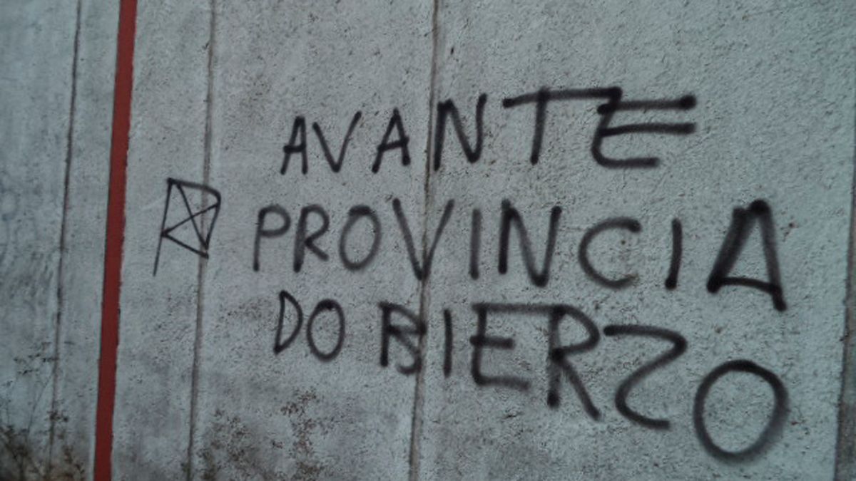 Pintada reivindicativa en las calles de Ponferrada.