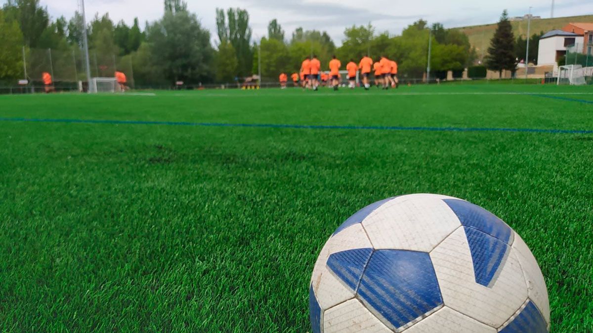 Más de 300 niños disfrutarán del nuevo campo de fútbol. | PUENTE CASTRO