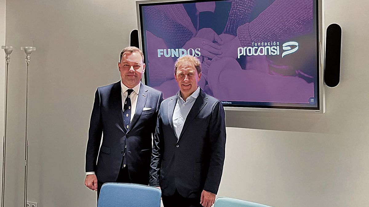 José María Viejo, director general de Fundos, y Tomás Castro, presidente de la Fundación Proconsi.| FUNDOS