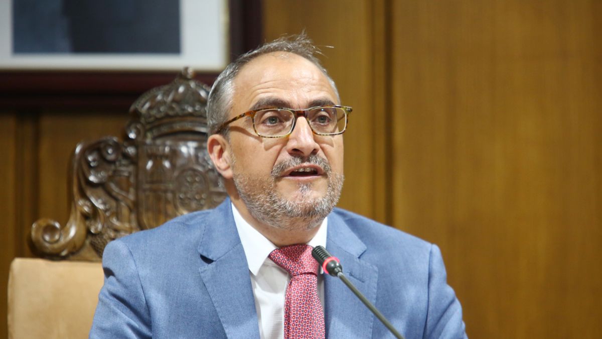 Olegario Ramón acusa al PP de culpar al Ayuntamiento de sus incumplimientos. Olegario Ramón acusa al PP de culpar al Ayuntamiento de sus incumplimientos.
