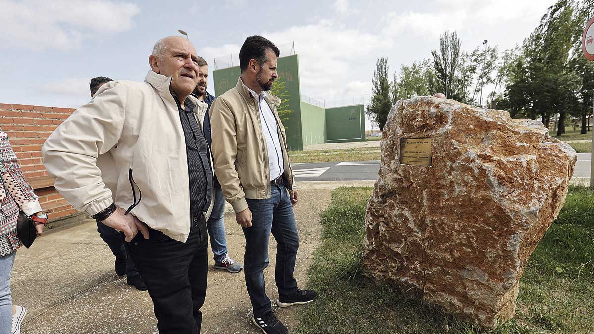 Gerásimo Vallejo y Luis Tudanca, ayer en El Burgo Ranero | ICAL