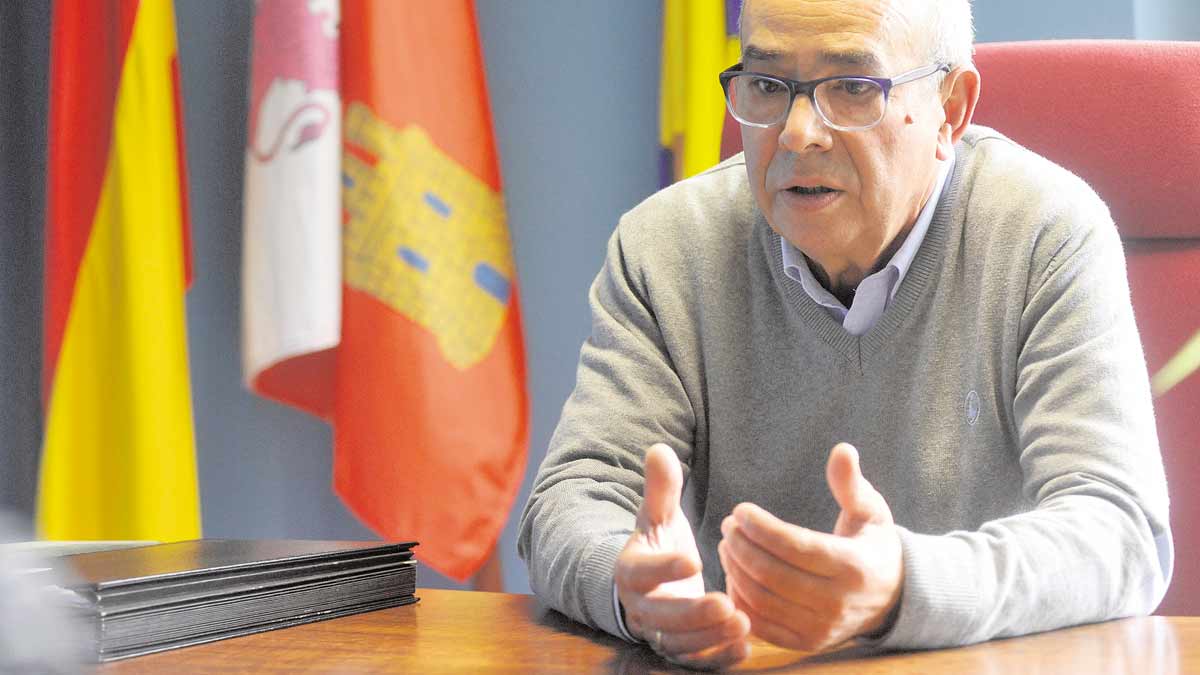 José Luis Méndez ha entrado en la política municipal siendo directamente alcalde de Mansilla. | DANIEL MARTÍN