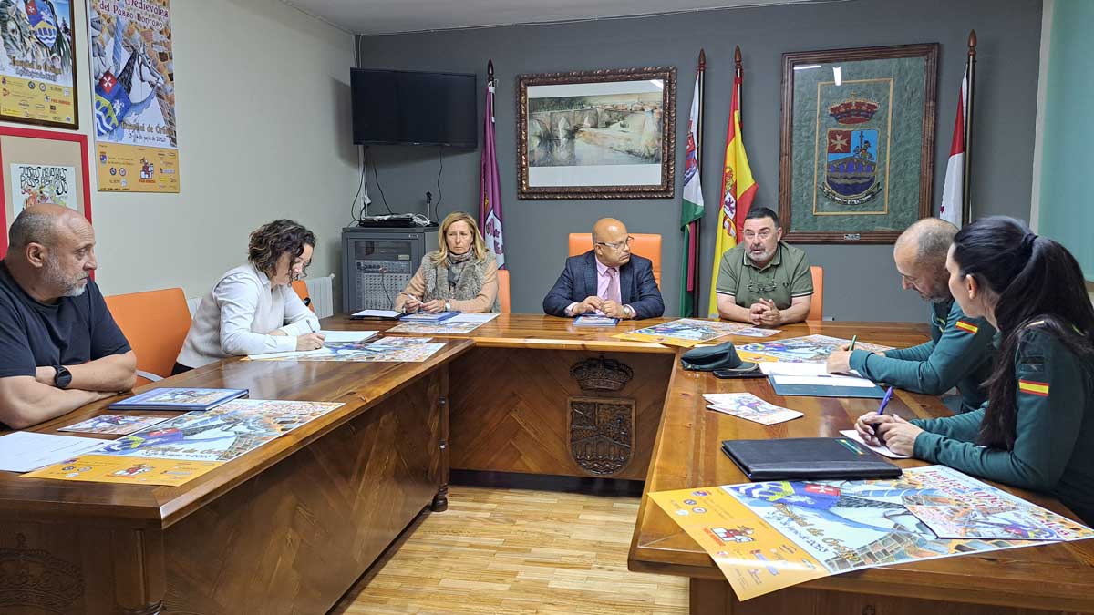 Reunión de la Junta de Seguridad para las Justas Medievales. | L.N.C. Reunión de la Junta de Seguridad para las Justas Medievales. | L.N.C.
