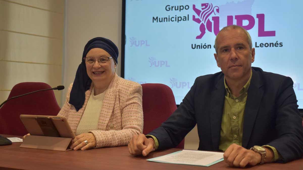 Teresa Fernández y Enrique Valdeón, números 2 y 3 de UPL al Ayuntamiento de León. | L.N.C. Teresa Fernández y Enrique Valdeón, números 2 y 3 de UPL al Ayuntamiento de León. | L.N.C.