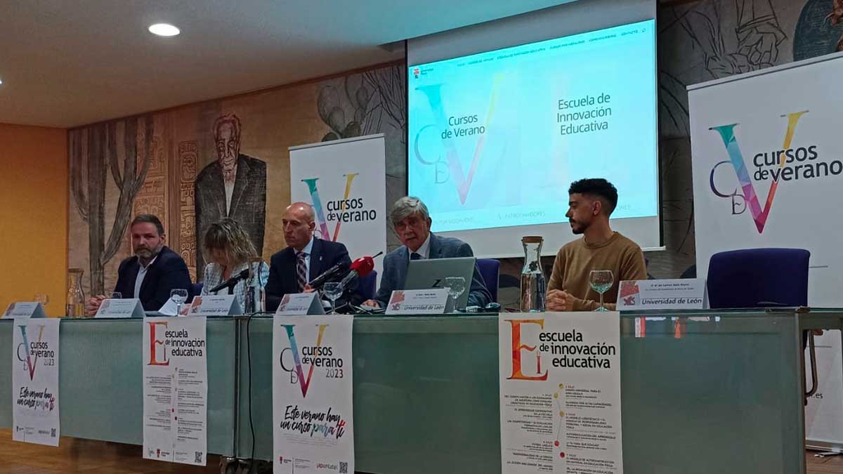 Presentación de los cursos de la ULE en el Albéitar | L.N.C.