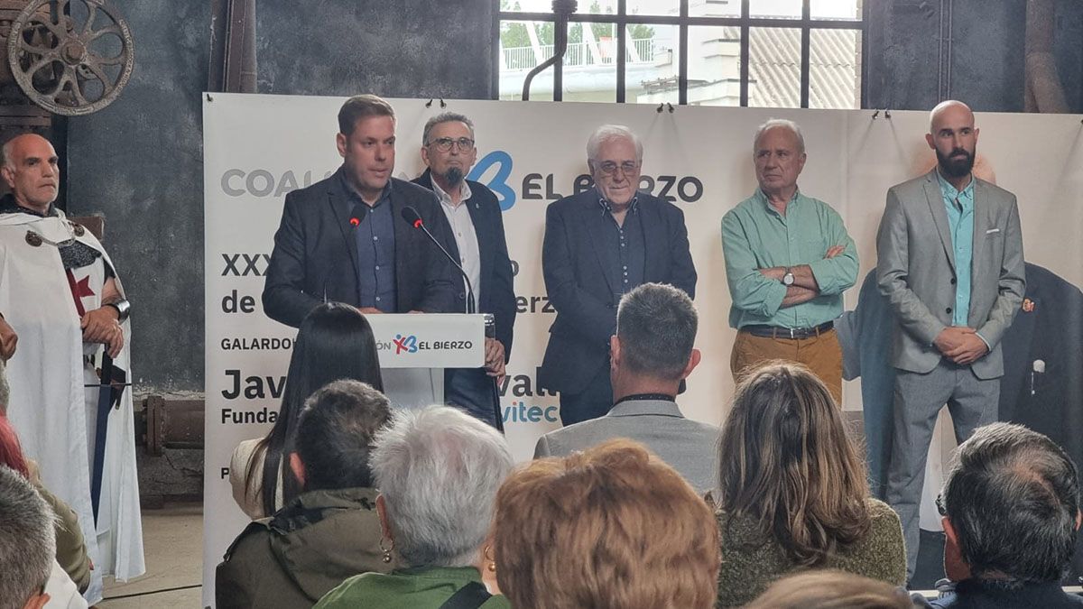 Acto de entrega del premio a Javier Prado.