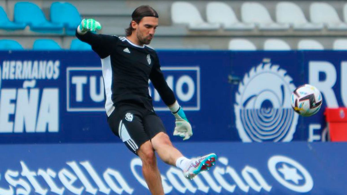 San Román durante el calentamiento antes del partido ante el Albacete. | LA LIGA