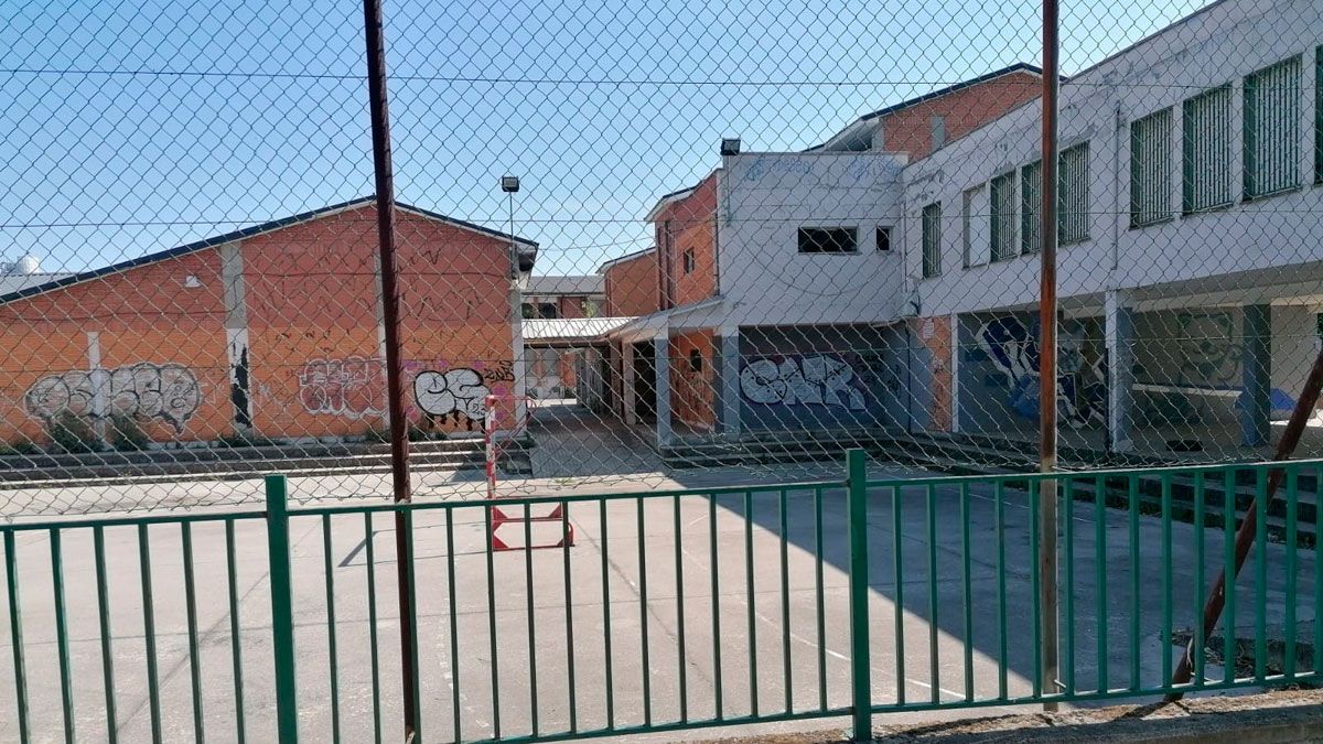 Colegio de Flores del Sil, donde estarían algunas de las nuevas ramas, según CB.