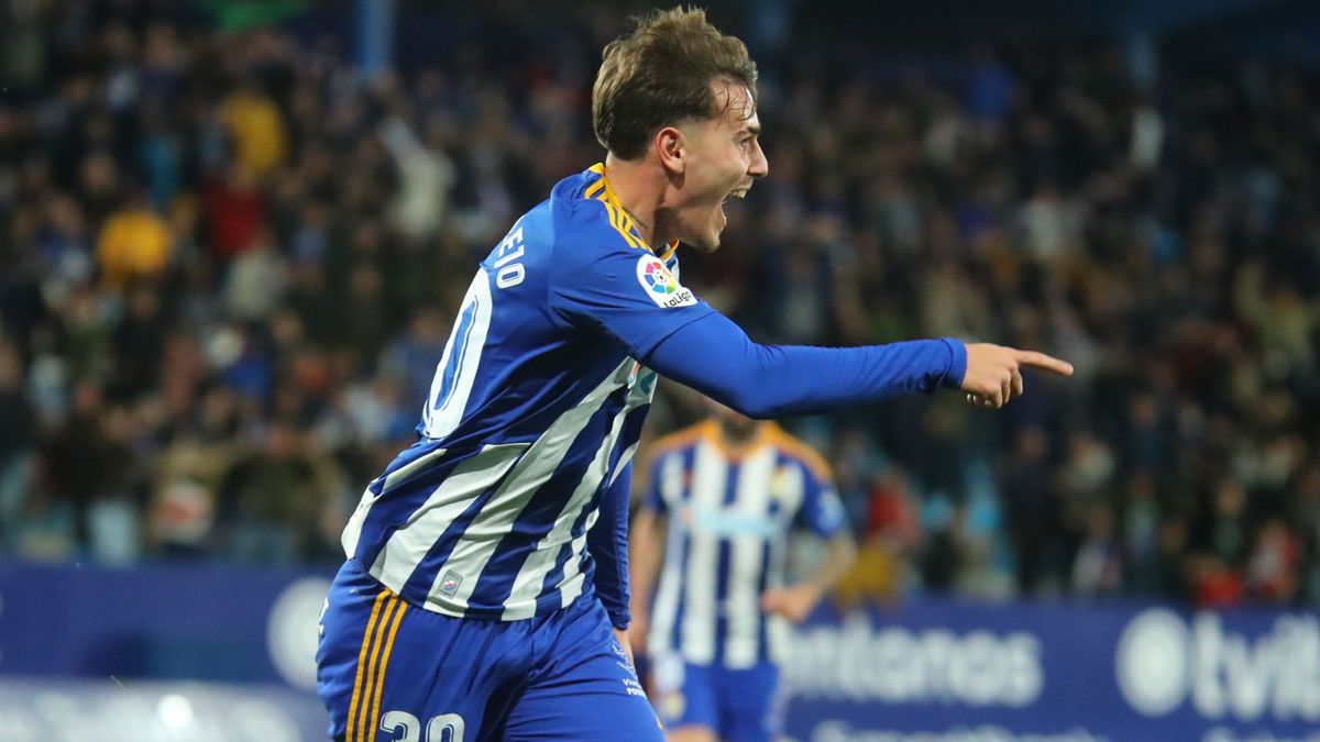 Hugo Vallejo celebra un gol con la Deportiva esta temporada. | LA LIGA