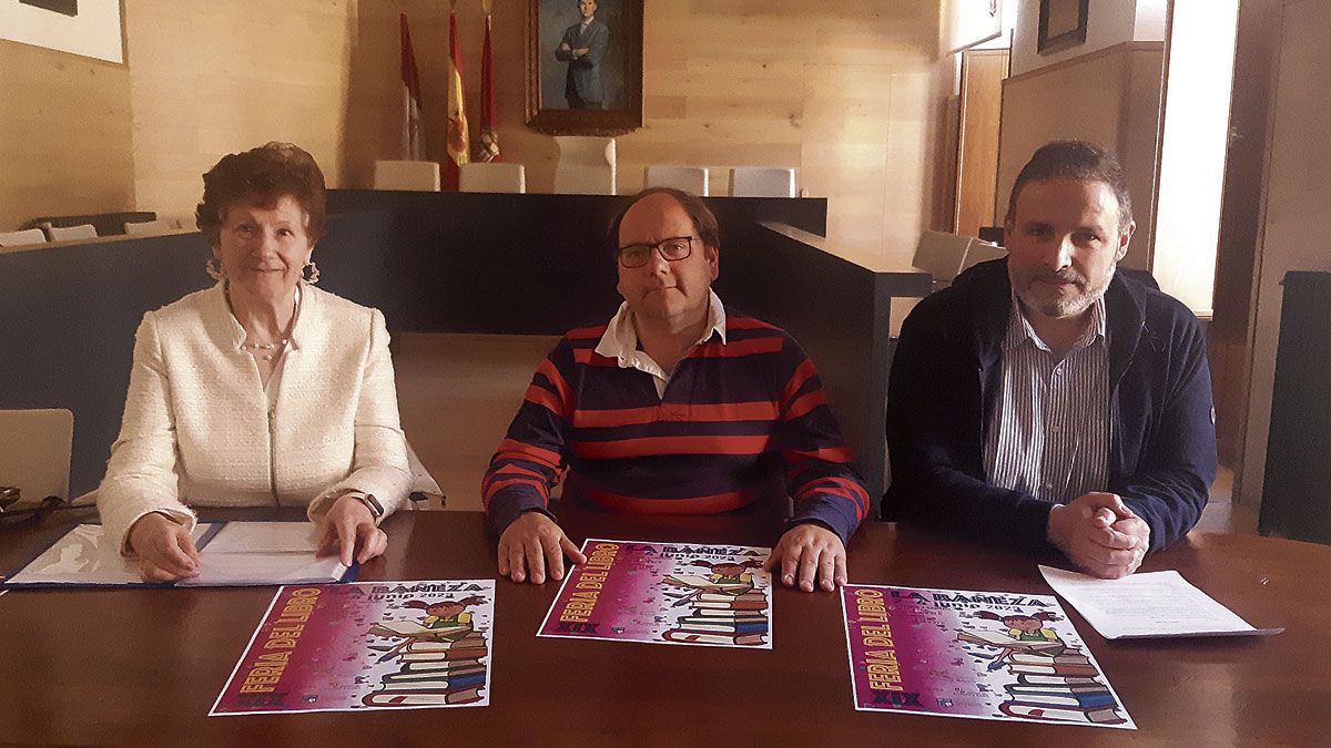 Luisa Salas, Javier Carrera y José Luis del Riego en la presentación. | L.N.C.