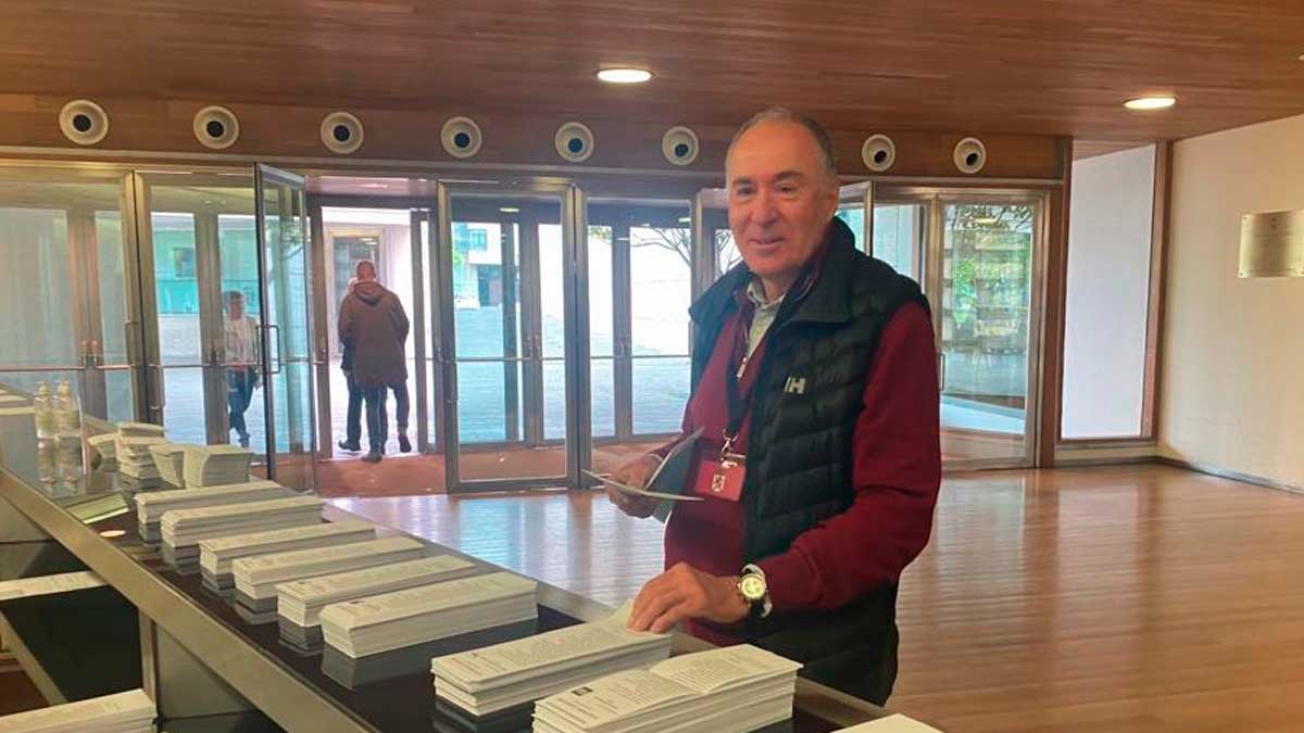 Eduardo López Sendino durante la votación | ICAL Eduardo López Sendino durante la votación | ICAL